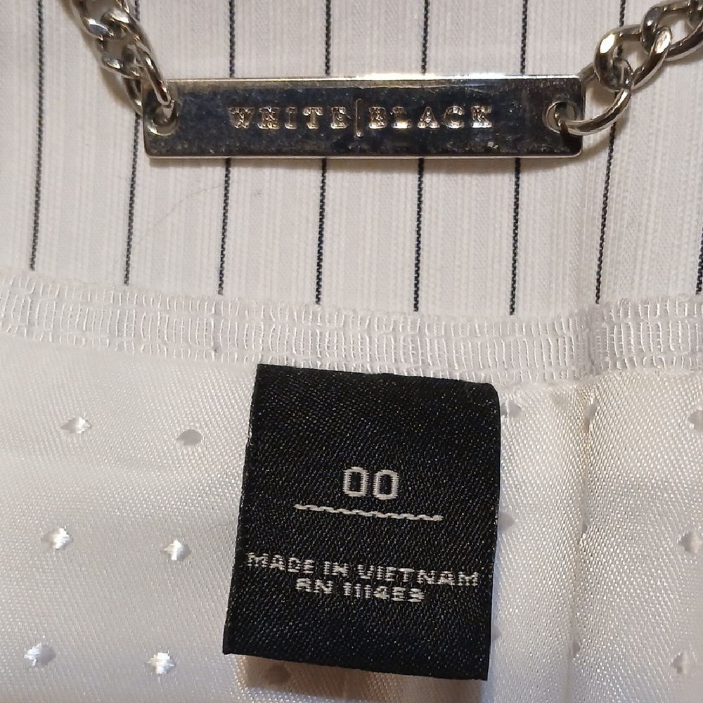 Whitehouse Black Market Blazer - Picture 2 of 2